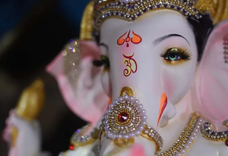 तुमच्या बाळासाठी श्री गणेशाची ७५ नावे