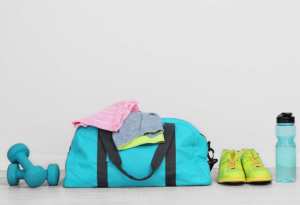 12 Gym Bag Essentials You Should Carry to a Workout