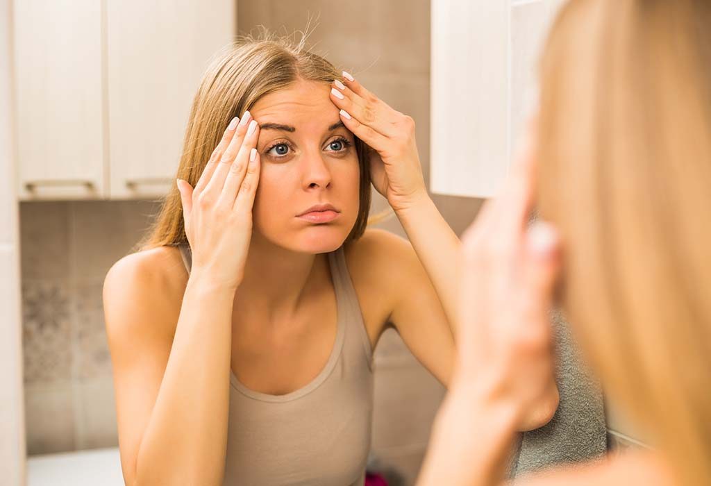 She looked worried. Худое уставшее лицо женщины. Девушка с мешками под глазами в шоке. Уставшее лицо что делать. Уставшее лицо фото в Инстаграм.