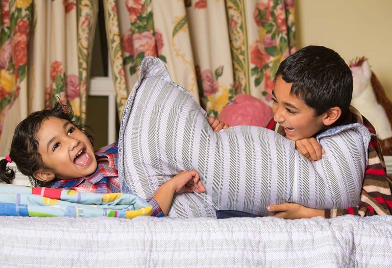Tips to Foster a Healthy Sibling Relationship Between Your Kids