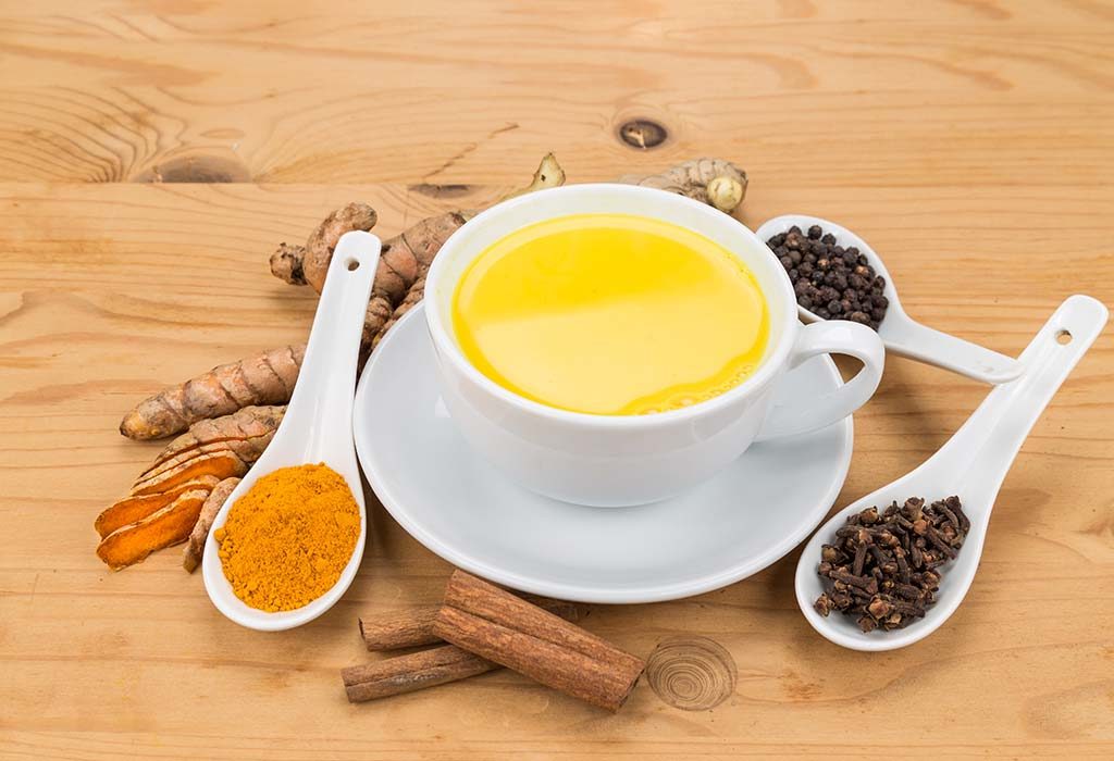 Pepper, turmeric and milk for cold and flu