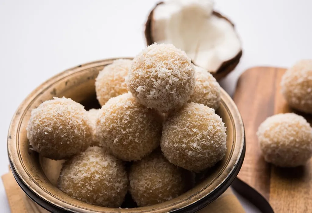 Coconut rawa laddoos