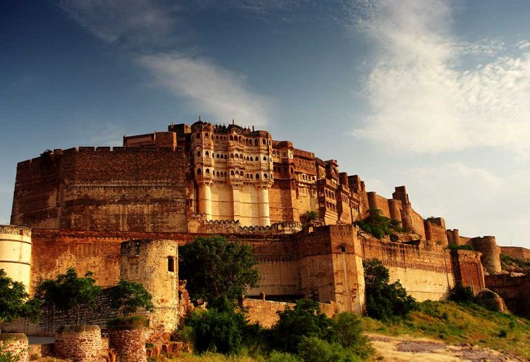 10 Magnificent Indian Monuments You Must Visit with Your Kids
