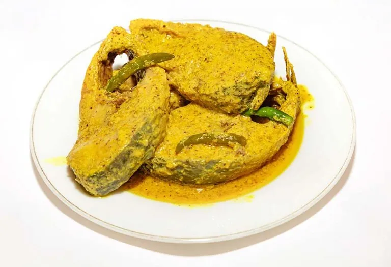 Shorshebata Ilish Maach / Hilsa Fish in Mustard Curry