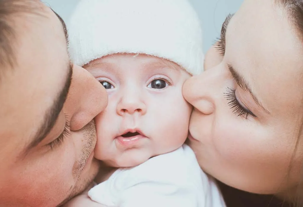 Bonding with Baby – How Mommy, Daddy and Siblings Can Bond with the Newborn
