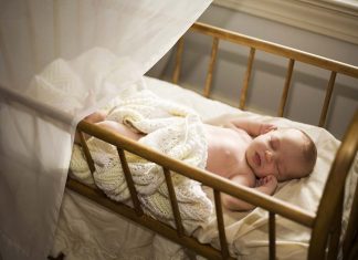 बैसीनेट या क्रिब या क्रेडल – अपने बेबी के लिए क्या खरीदें? बैसीनेट या क्रिब या क्रेडल - अपने बेबी के लिए क्या खरीदें?