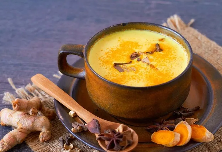 18 Surprising Benefits of Turmeric Milk You Should Know