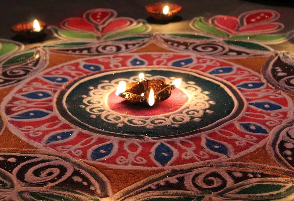 चमकी वापरून काढलेली रांगोळी