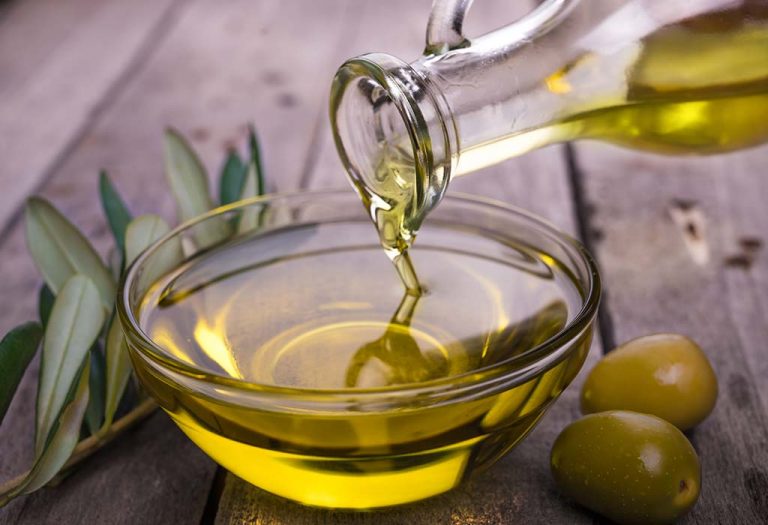 How to Remove Dead Skin from Face and Body Naturally