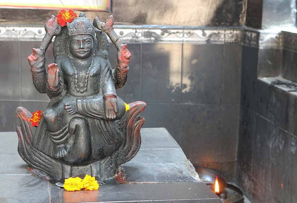 How to Reduce the Effect of Shani Sade Sati on Your Life