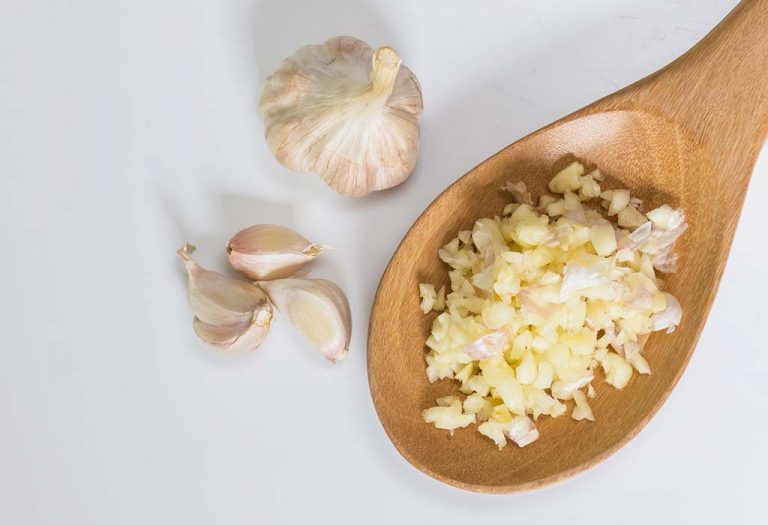 10-benefits-of-eating-garlic-on-empty-stomach