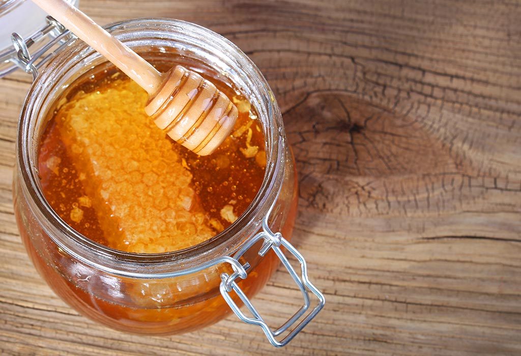 Raw honey for soft hands
