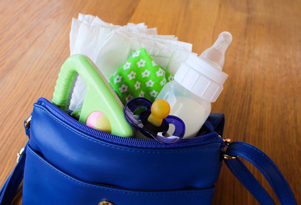 7 Must-haves in a Mother’s Bag While Going Out with Kids