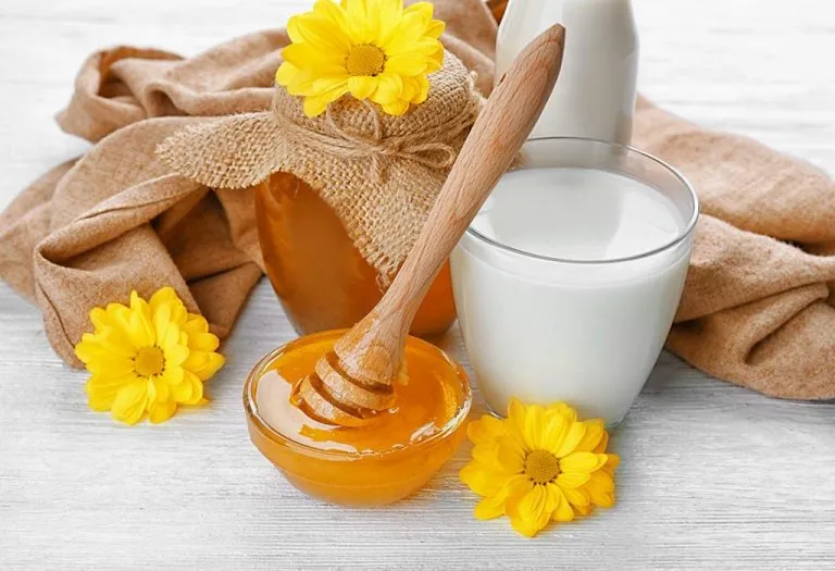Surprising Benefits of Milk With Honey