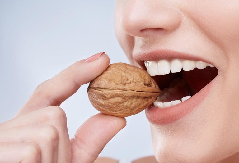 What You Should Eat for Strong & Healthy Teeth