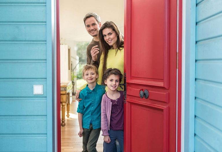 Small But Beautiful Gestures That Will Make Your Guests Feel Welcome at Your Home