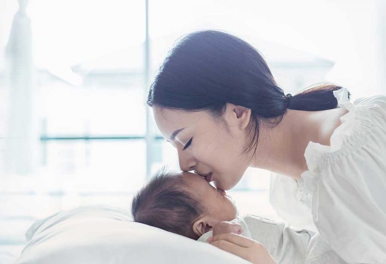 The Pressure on New Mothers to Be Perfect