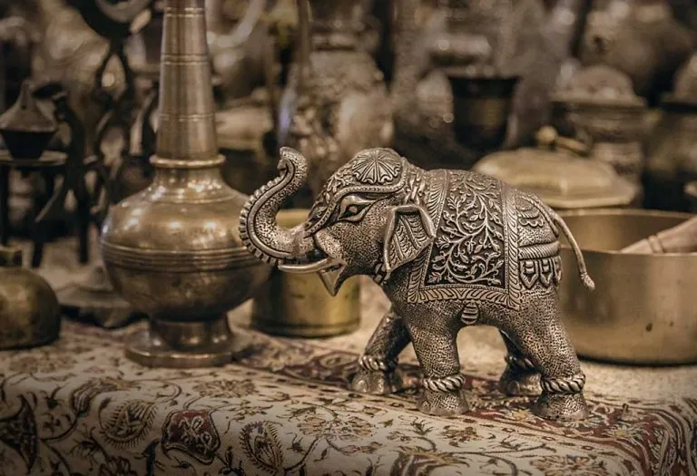 Famous Indian Handicrafts That Carry the Taste of Our Culture