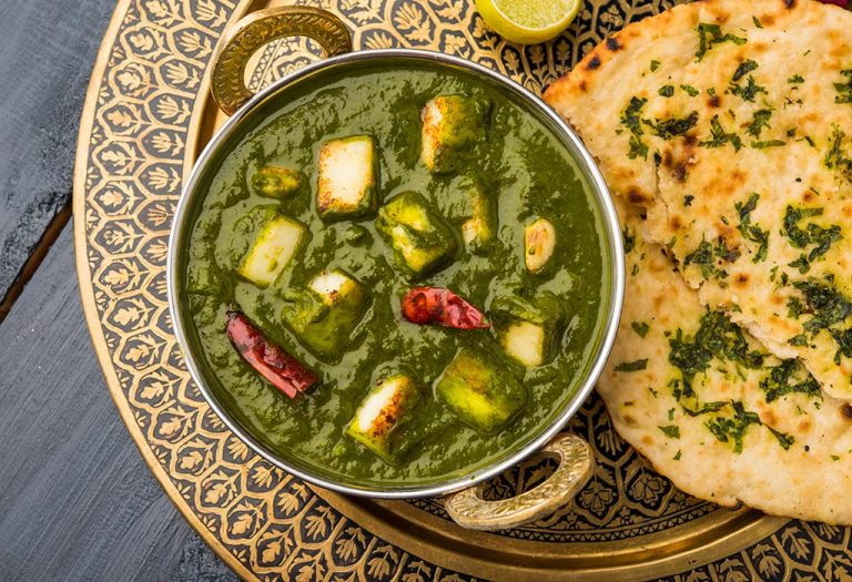 Palak Paneer Recipe - Combination of Fresh Spinach Leaves and Paneer Cubes.