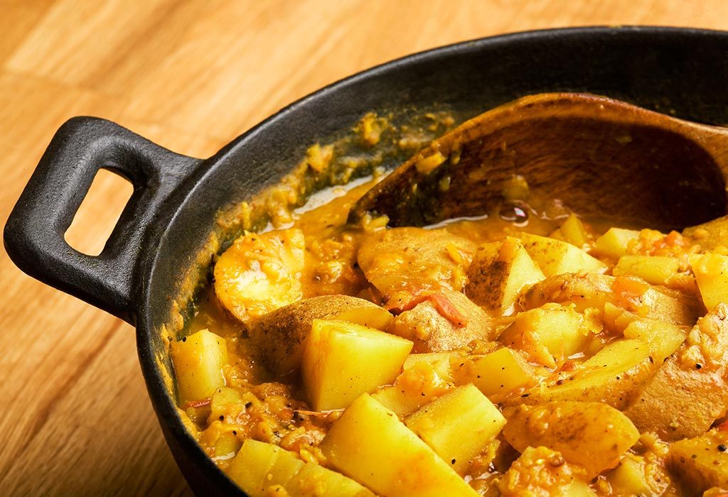 pav with goan potato curry