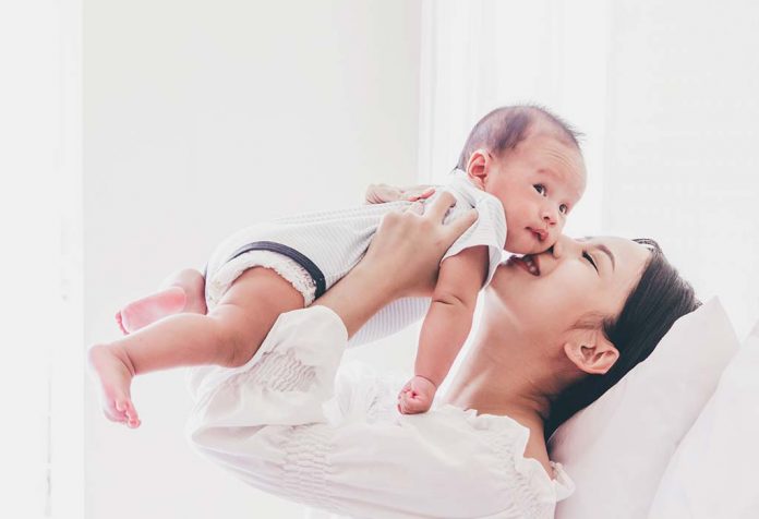 Some Tips for New Moms to Stay Healthy and Happy