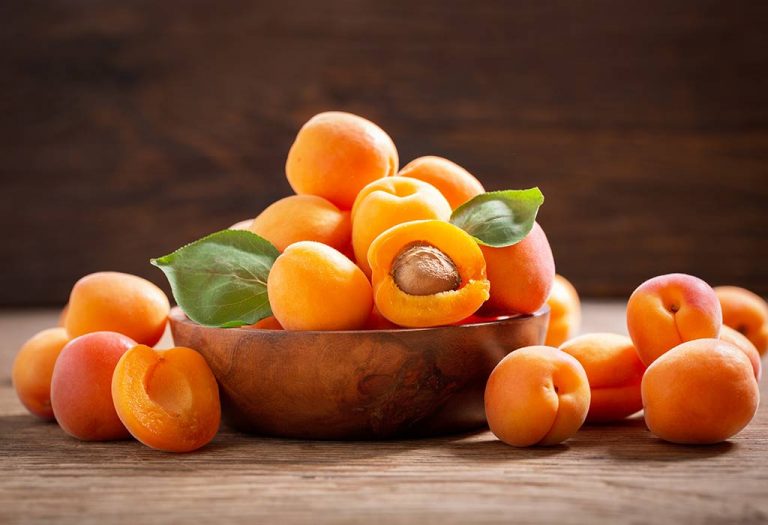 Fruits to Eat and Avoid While Breastfeeding