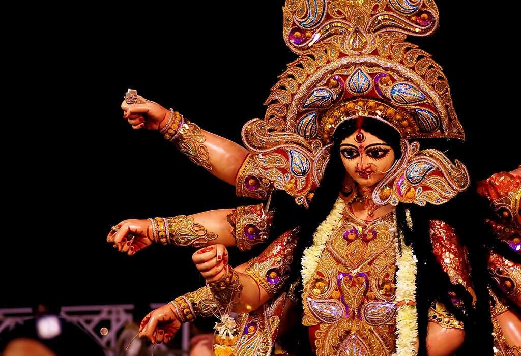 नवरात्रि क्यों और कब मनाई जाती है?