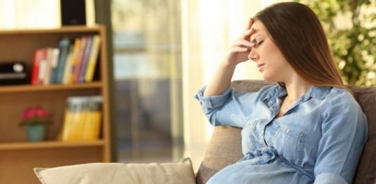 प्रेगनेंसी के दौरान नाभि का उभरना और अम्बिलिकल हर्निया (नाभि हर्निया) प्रेगनेंसी के दौरान नाभि का उभरना और अम्बिलिकल हर्निया (नाभि हर्निया)