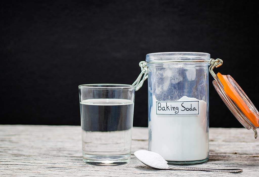 Bicarbonate de soude et eau