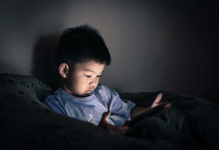 Experts Reveal Why Reducing Screen Time for Your Kids Has Become the Need of the Hour