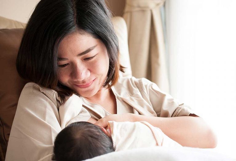 How First-time Mothers Can Overcome the Challenges in Breastfeeding