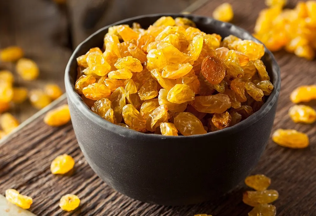 How to Give Raisins (Dry Grapes) to Babies & Their Benefits