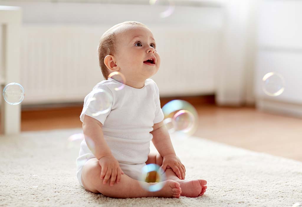 6 Monate Altes Baby Von Couch Gefallen ᐅ Entwicklungsaktivitäten für ein 6 Monate altes Baby