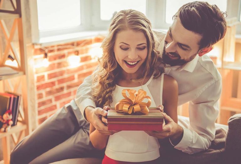 200+ Best Birthday Wishes, Messages, & Quotes for Wife on Her Special Day