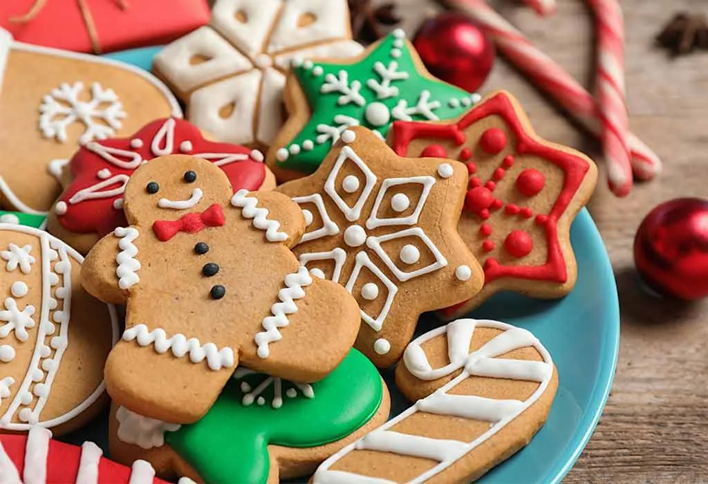 Decorating Christmas Cookies