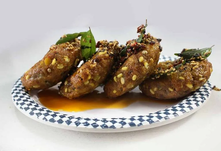 Palak Moongdal Muthias Recipe