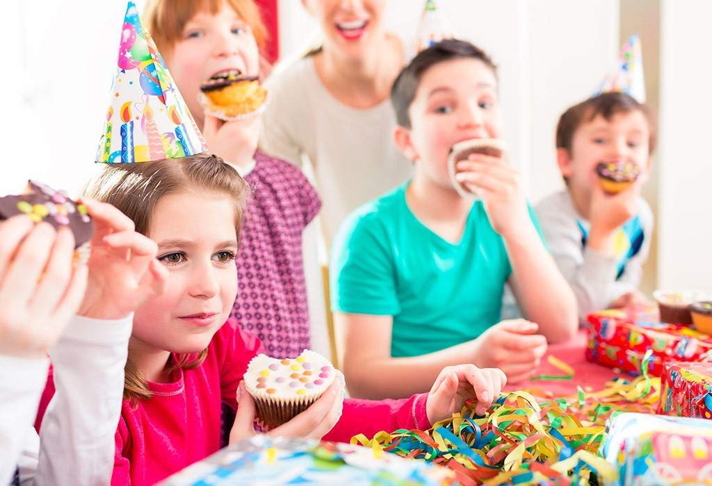 kids eating at birthday party
