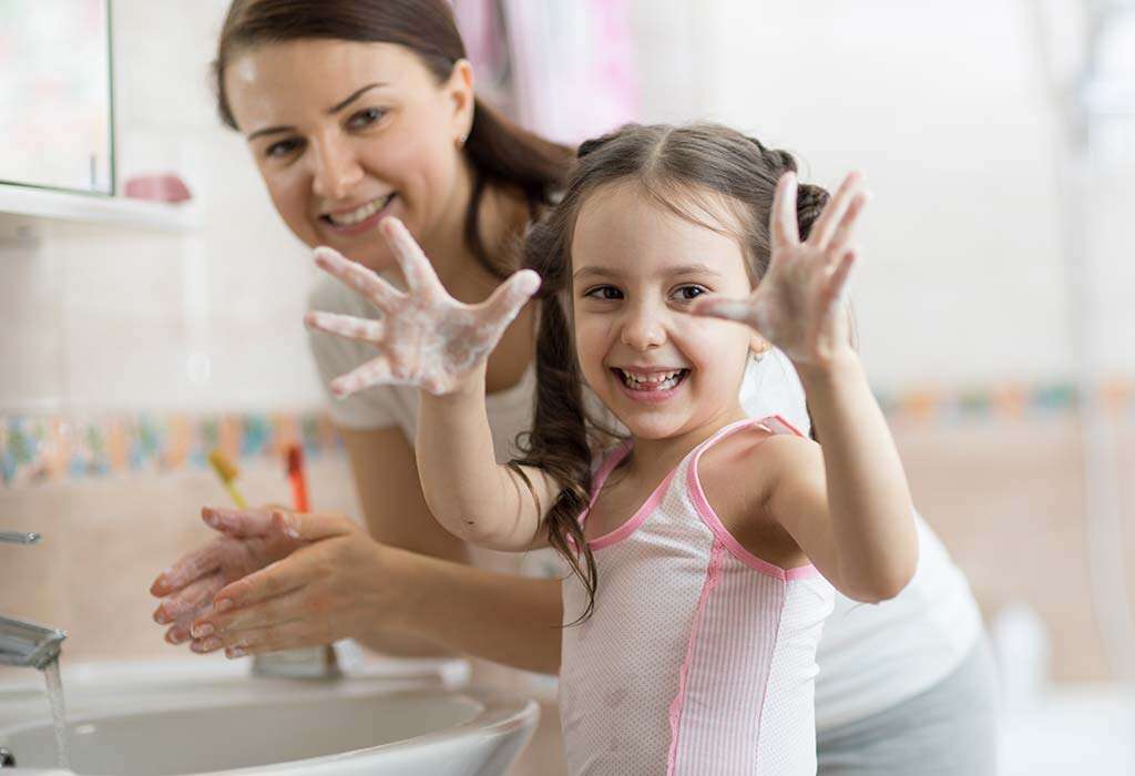 kids wash hands
