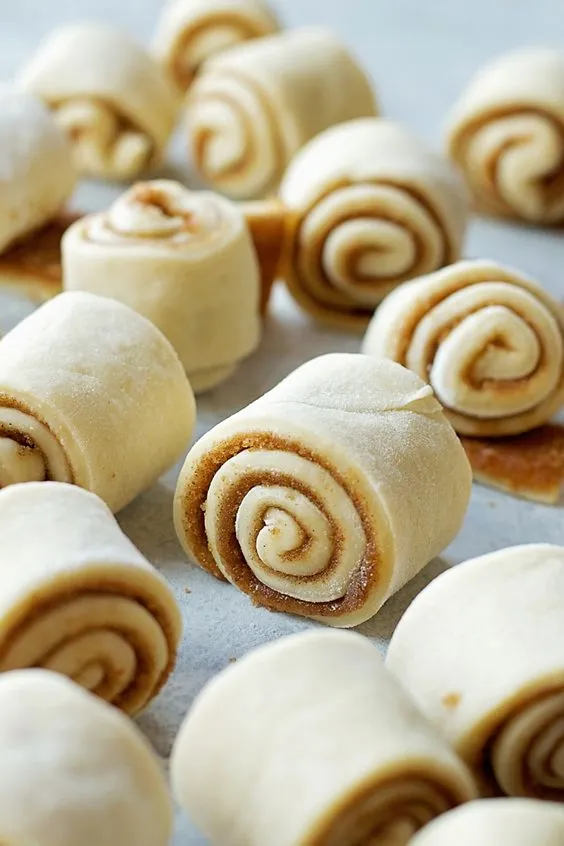 Mini Cinnamon Rolls With Cream Cheese Frosting