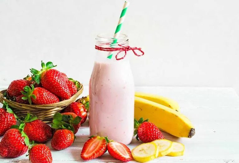 Banana Strawberry Almond Smoothie Recipe