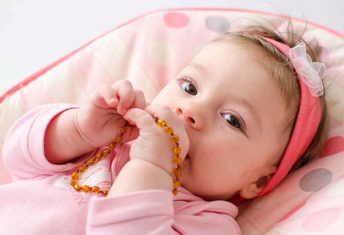 baby chewing amber teething necklace