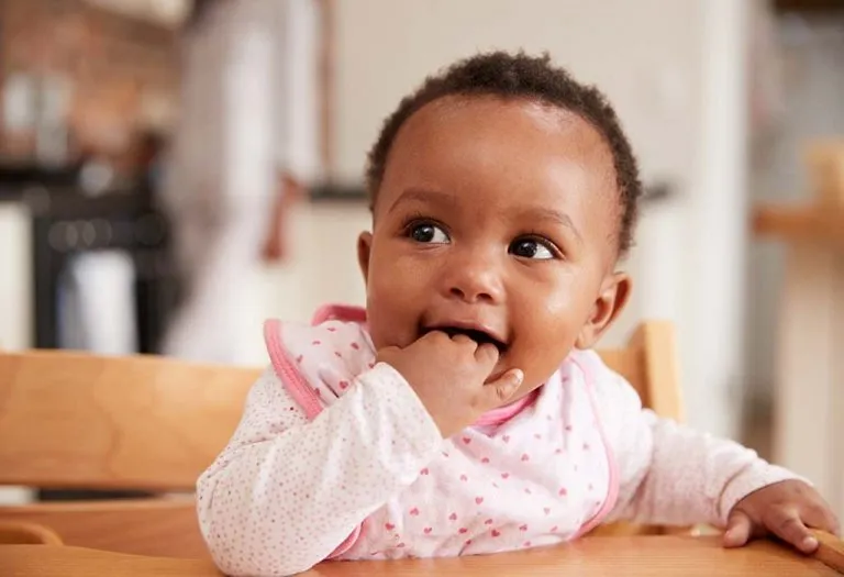 8 Month Old Feeding Schedule, Food Ideas, Recipes & Tips