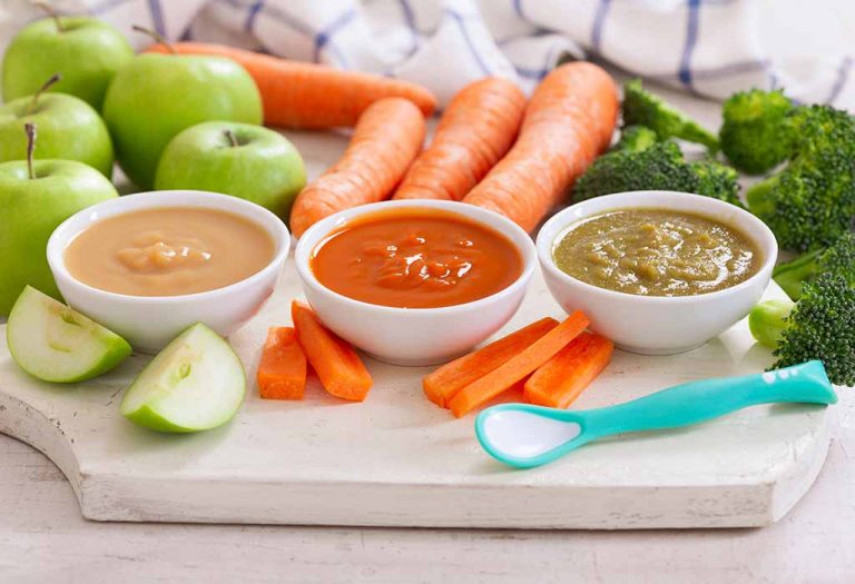 How I Introduced Solid Foods to My Baby