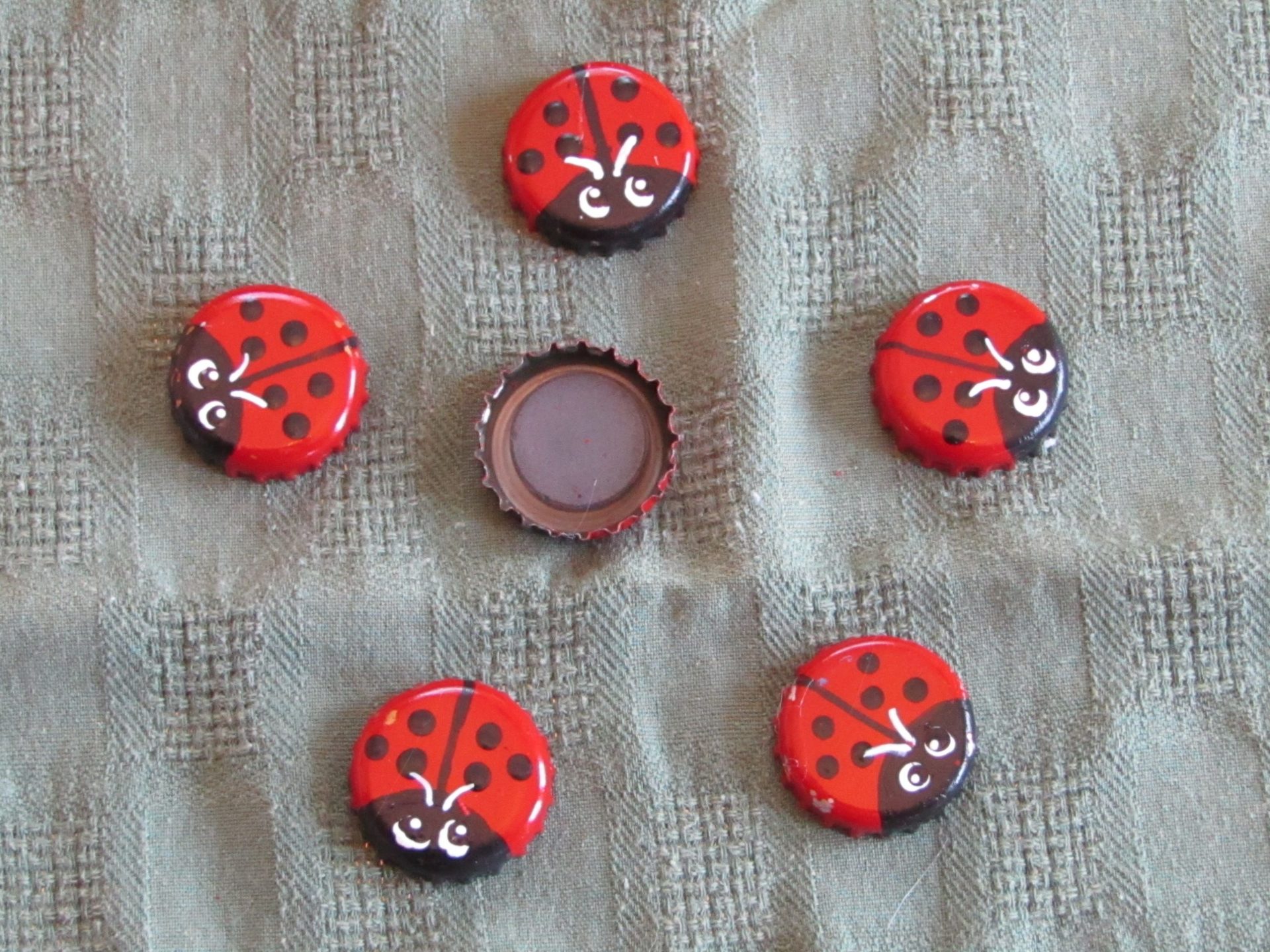 10 Easy to Do Ladybug Crafts Ideas for Children