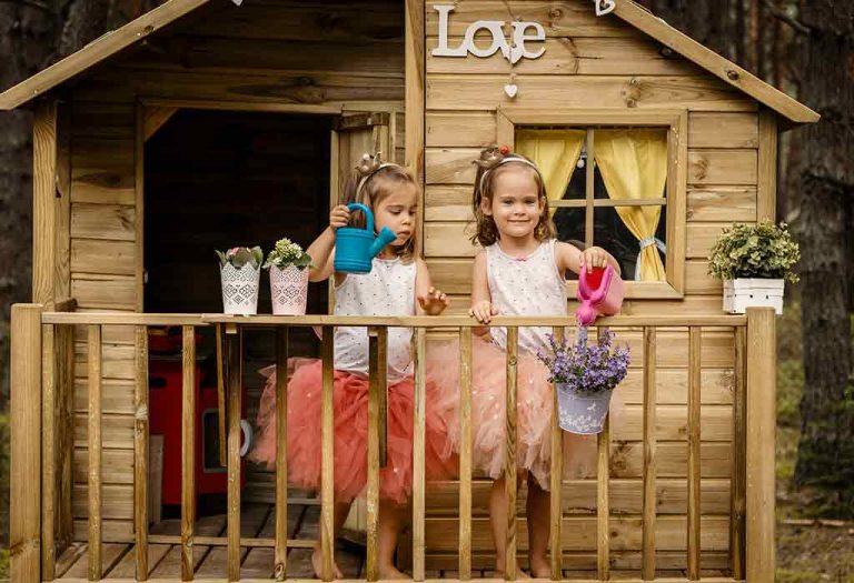 13 Easy-To-Build DIY Playhouse Ideas for Kids