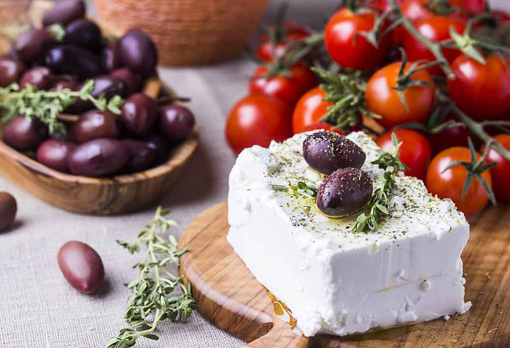 Direzioni per scegliere e mangiare correttamente la feta durante la gravidanza