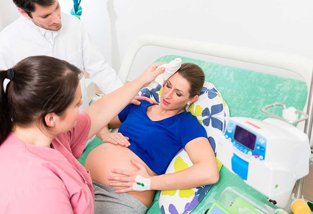 A pregnant woman in labour room