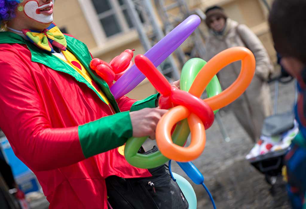 Balloon twisting