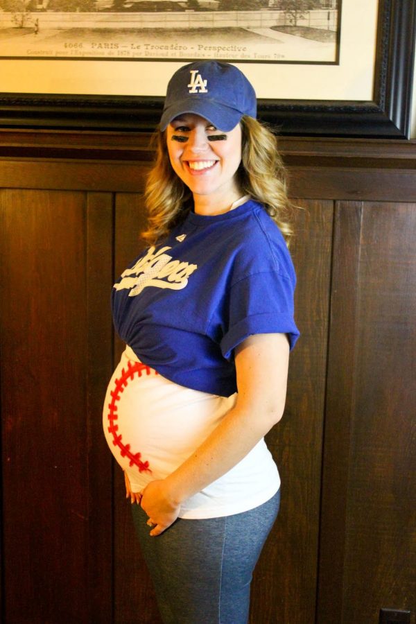 Cute Halloween Costumes For Pregnant Ladies - Source: Pinterest