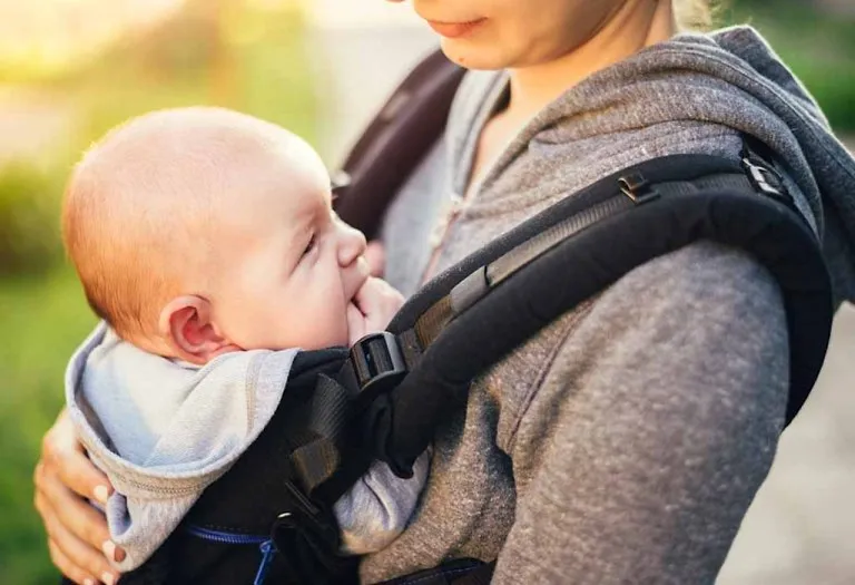 Here's How a Baby Carrier is Actually Helping Your Baby